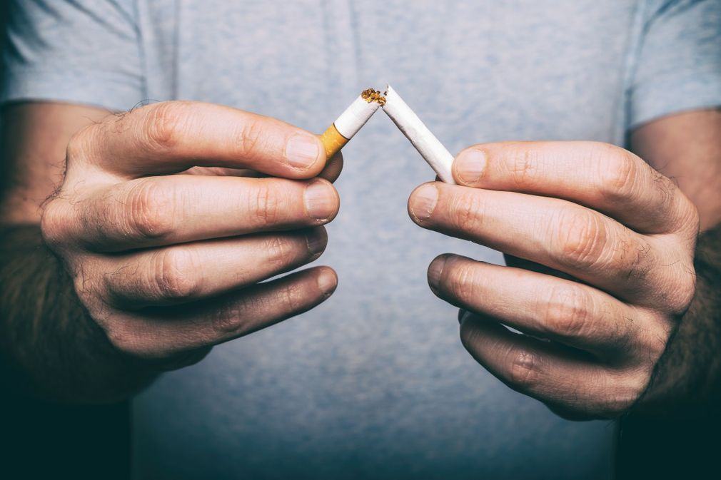 Cigarette cassé symbole arret du tabac